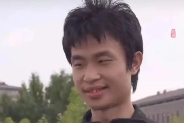 面貌精神都是内心强大的人吗_精神面貌_面貌精神的词语