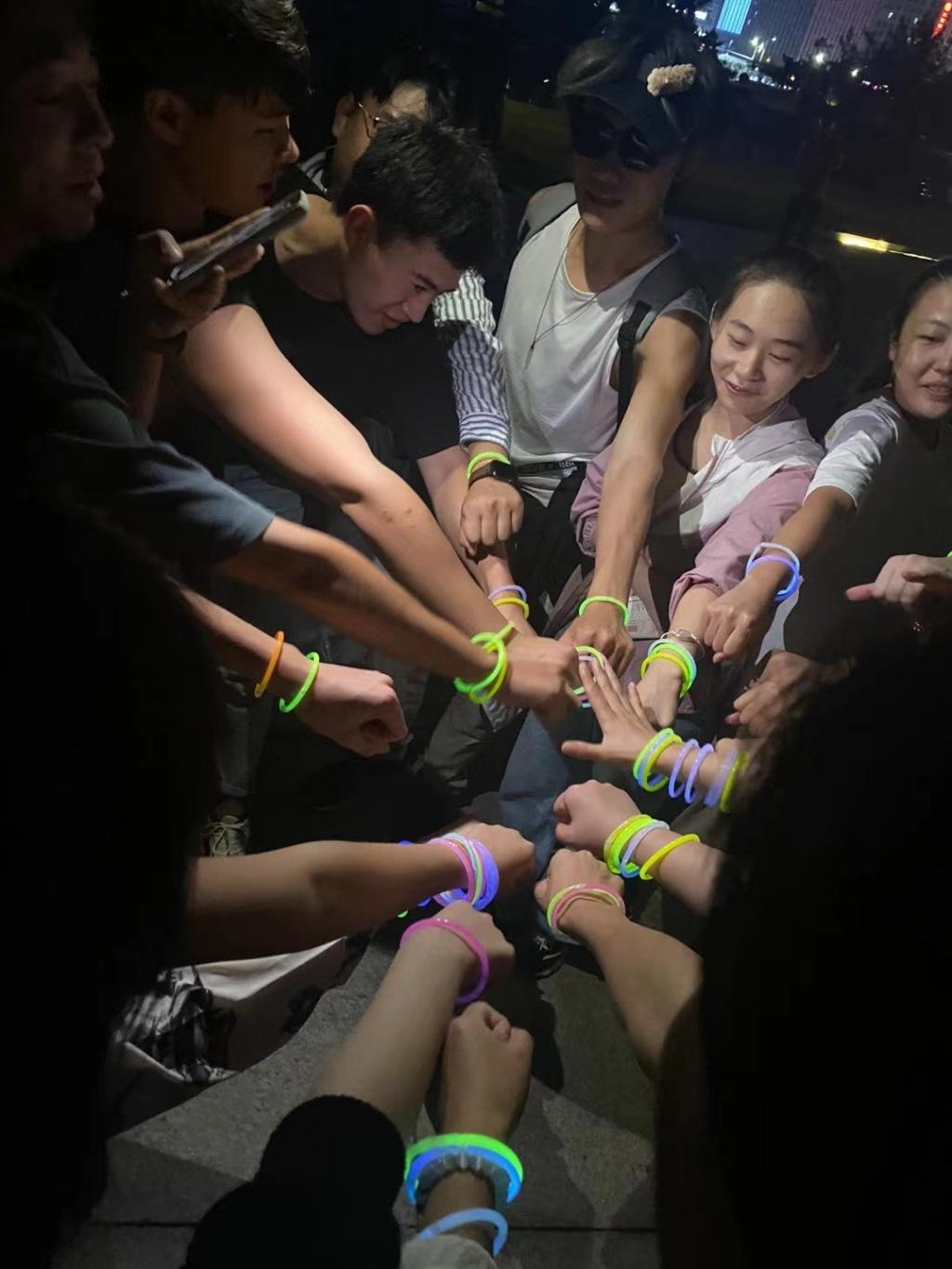 挠脚心视频大全美女被挠脚心_挠脚心有哪些游戏_挠脚心小游戏